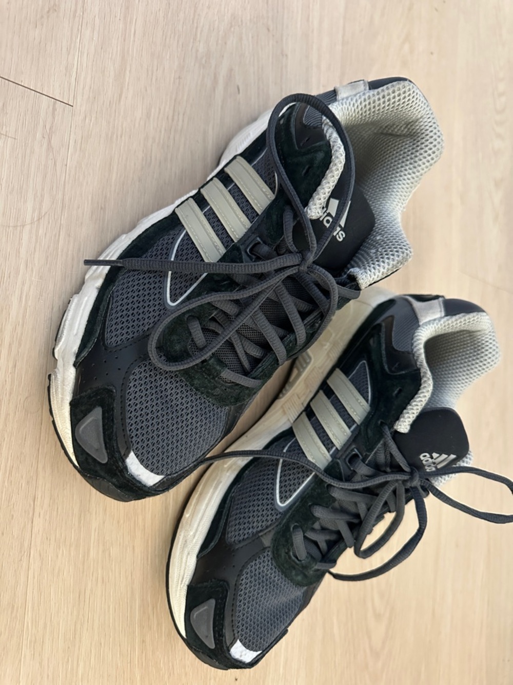 adidas Response CL Men’s Sneakers - Navy & Tan